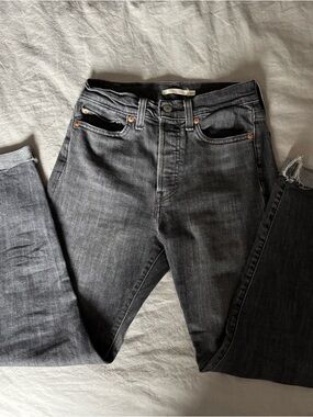 Levi's Women's grey Skinny Jeans